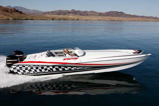 Spectre’s 32-footer is one of the its most popular models.