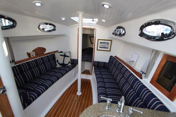 Schock Harbor 30 cabin