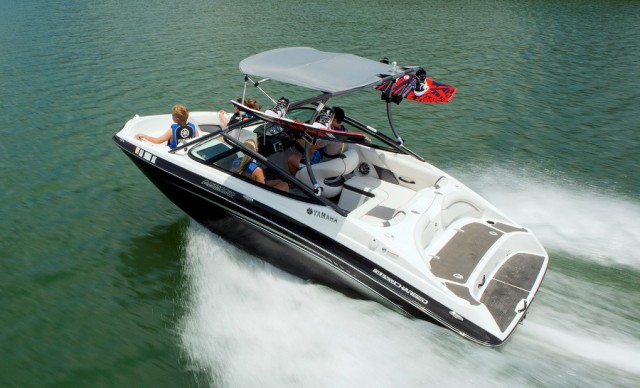 Yamaha AR192 and SX192 Jet Boats: Sporty and Supercharged - boats.com