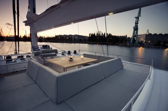sunreef sail boat flybridge