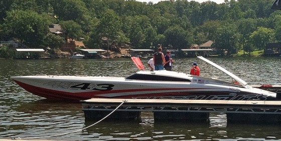 With twin Mercury Racing 1350 engines under the hatch, this 43-foot Outerlimits set a new V-bottom Shootout speed record of 152 mph.