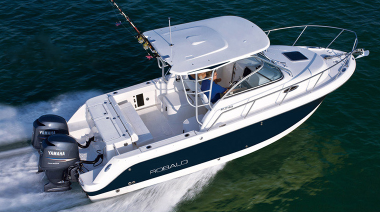 Robalo Boats 