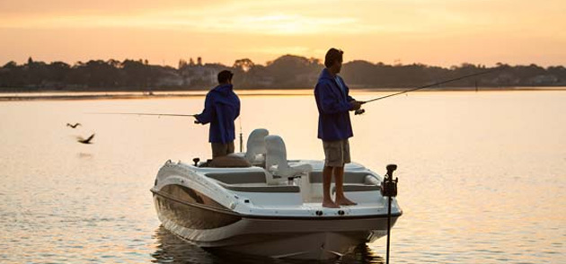 Bayliner Element XL: Add a Fishing Package, Get Hooked Up 