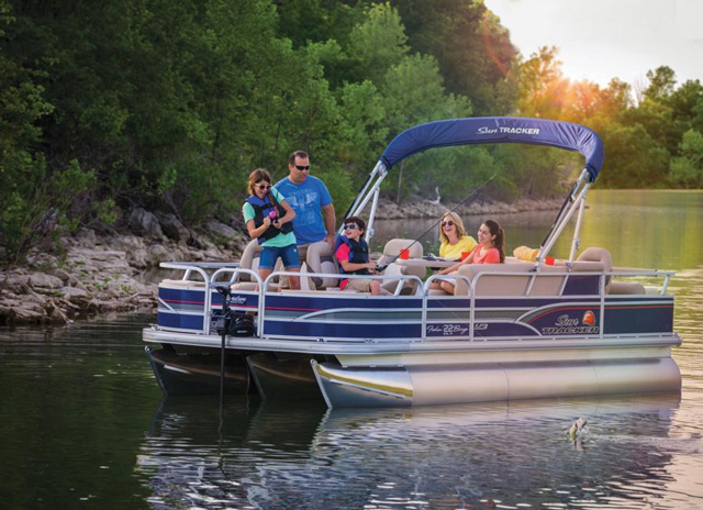 Sun Tracker Fishin Barge 22: Pontoon on the Prowl 