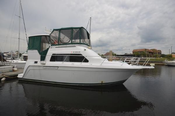 Mainship 34 Motor Yacht Used Boat Review - boats.com