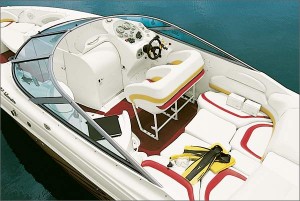 The cockpit of the 292 Islander boasts a two-person offshore-style bolster seat for the driver and co-pilot and a bench seat that converts to a sunpad with filler cushions.