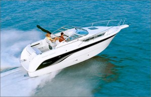 The Signature 270's Extended V-Plane hull gives the boat a smooth and stable ride. 