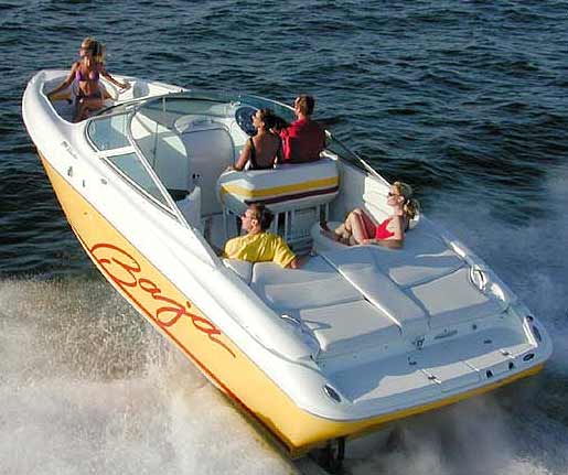 The Baja 292 Islander runs like a performance boat but offers the versatility of a large runabout.