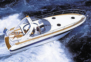 At 3,000 rpm, the 380 moved along at 22 knots, which would make an economical (but still quick) low cruise speed.