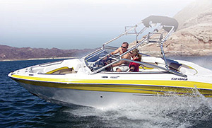 The 200 Horizon handled phenomenally well. It's a fast boat that is responsive and easy to operate.