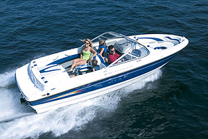 On the water, the 195 is built to please with ample storage and noteworthy performance. 
