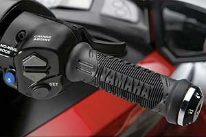 Thumb the up and down toggle switches on the right hand control to increase or decrease Yamaha SHO engine speed in 350-rpm increments when the Cruise Assist is active.