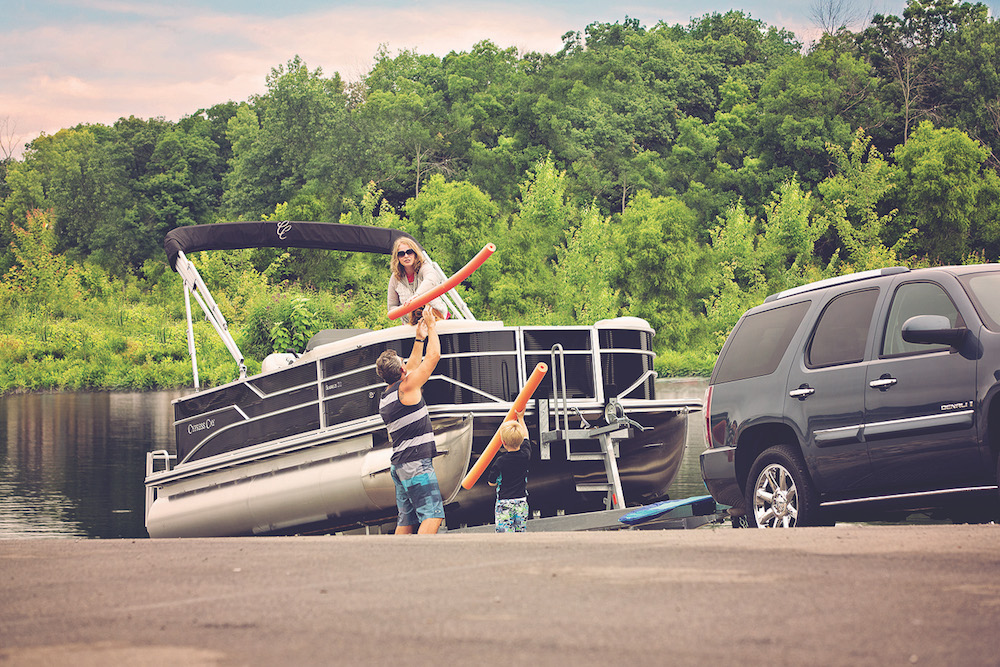 12 Safety Tips for Trailering a Boat thumbnail