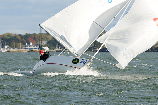 25 foot racing sailboat
