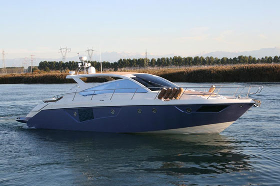 Cranchi Fifty 6 Soft Top: Hot Yacht