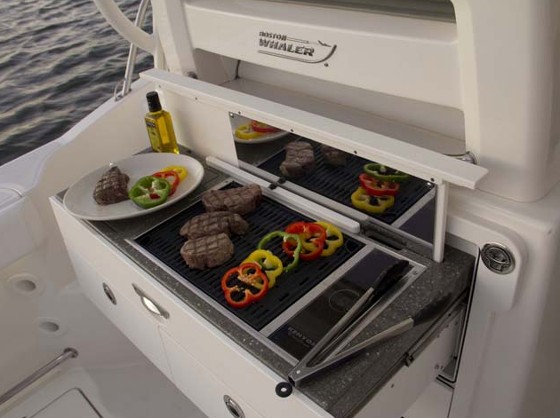 Boston Whaler 315 Conquest: Super-sized and Unsinkable - boats.com