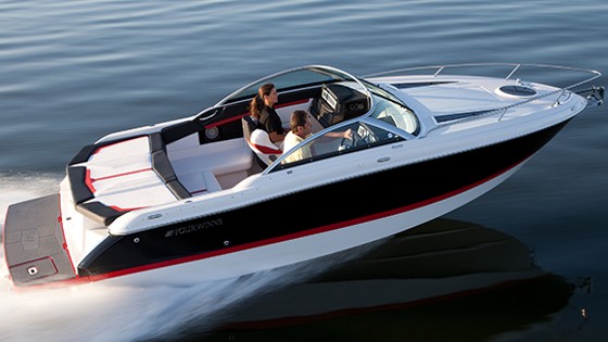 Four Winns S235 cuddy cabin boat