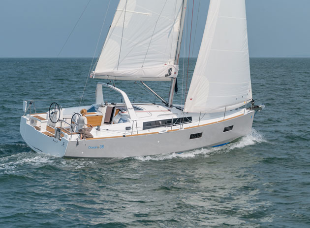 beneteau oceanis 38 sailing