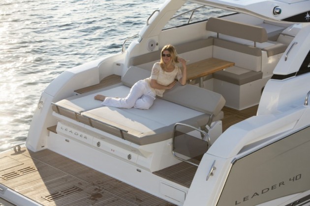 The aft cockpit on the Jeanneau Leader 40 maximizes relaxation. 