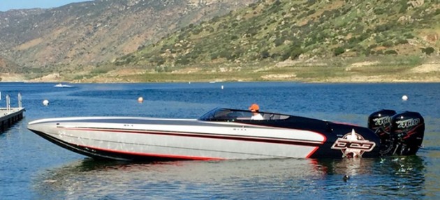 This M29 model from Dave’s Custom Boats is the first sport catamaran to be equipped with Mercury Racing Verado 400R outboard engines.