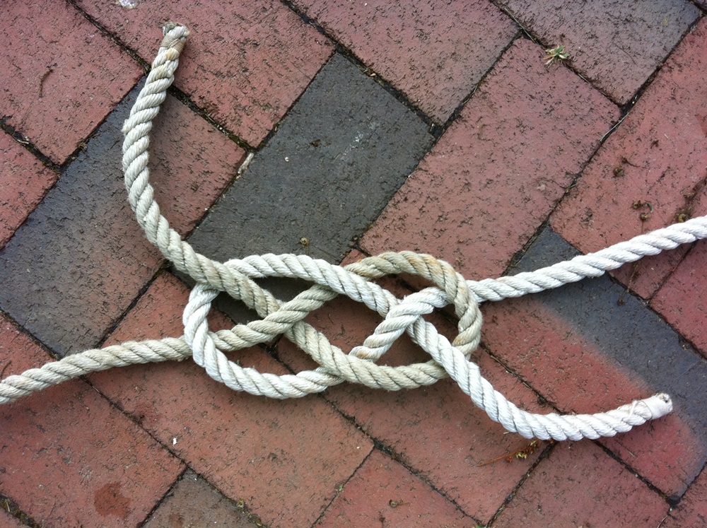 carrick-loose-1000px The Carrick bend is used to bend together two lines of the same diameter.