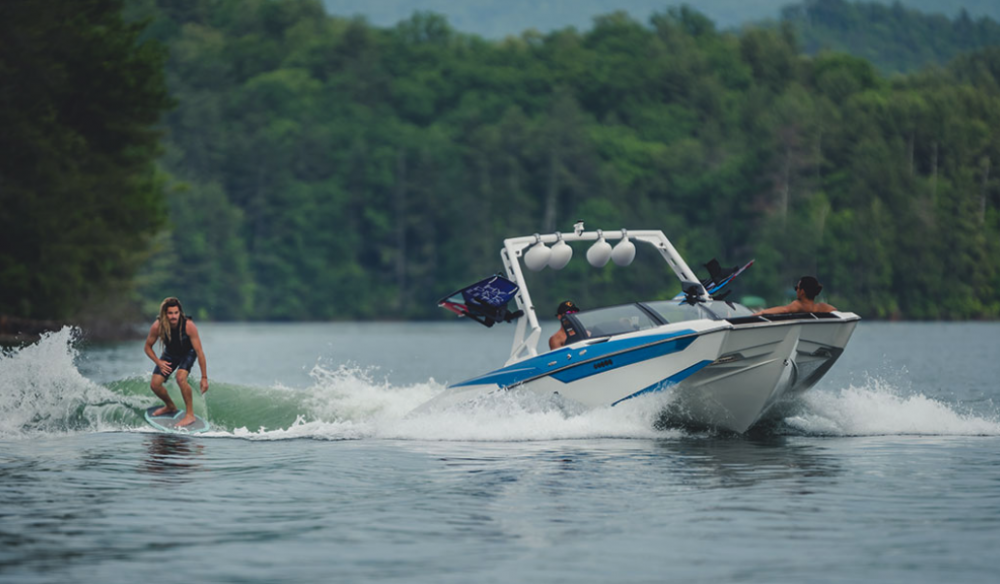 Best entry level on sale wakesurf boat