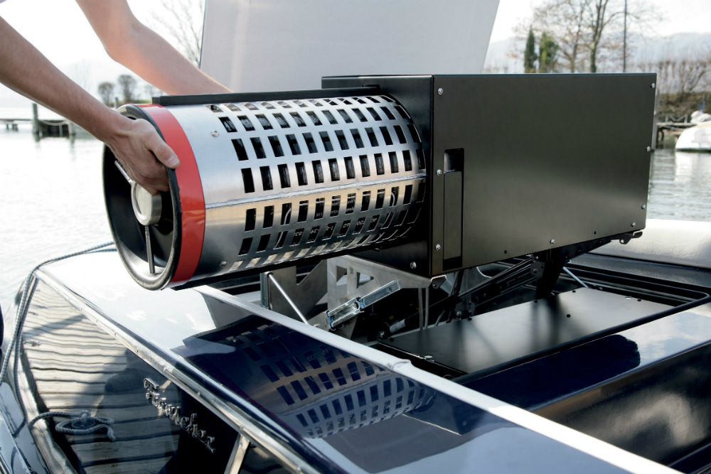 This exchangeable hydrogen tank on a Frauscher electric boat is fitted with a fuel cell.