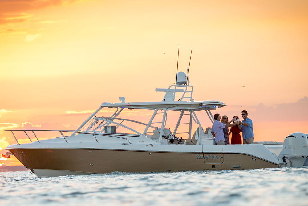 Whether it’s a hunt for cobia or a cocktail cruise, the Everglades 360LXC is ready for duty.