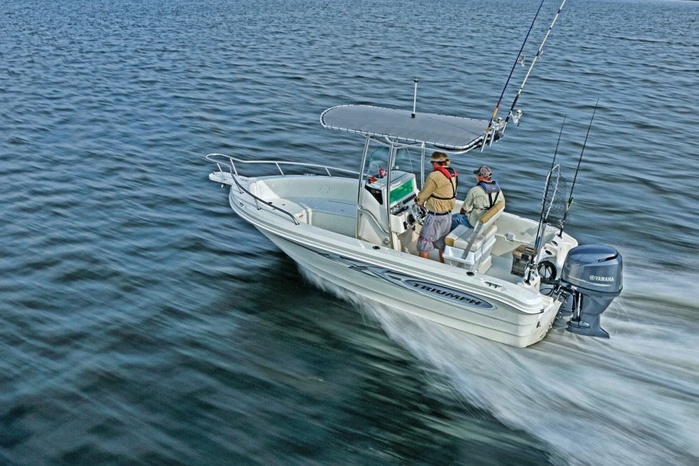 Plastic Boats: Advantages and Disadvantages of Polyethylene Boat Construction thumbnail