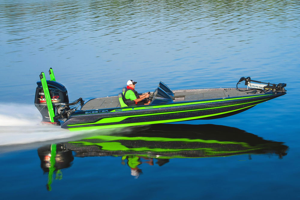 If you like radical looks in a bass boat, the Skeeter FX21 LE should get your blood pumping.