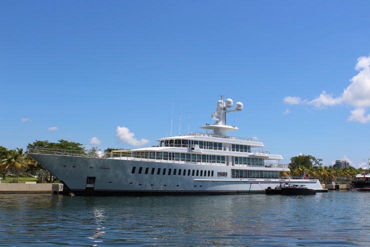 Technically Mark Cuban isn’t based in Silicon Valley, but much of his fortune comes from the tech world, and he reportedly owns the 288-foot Feadship Fountainhead—a sistership to Larry Ellison’s Musashi. Photo by Phillip Pessar.