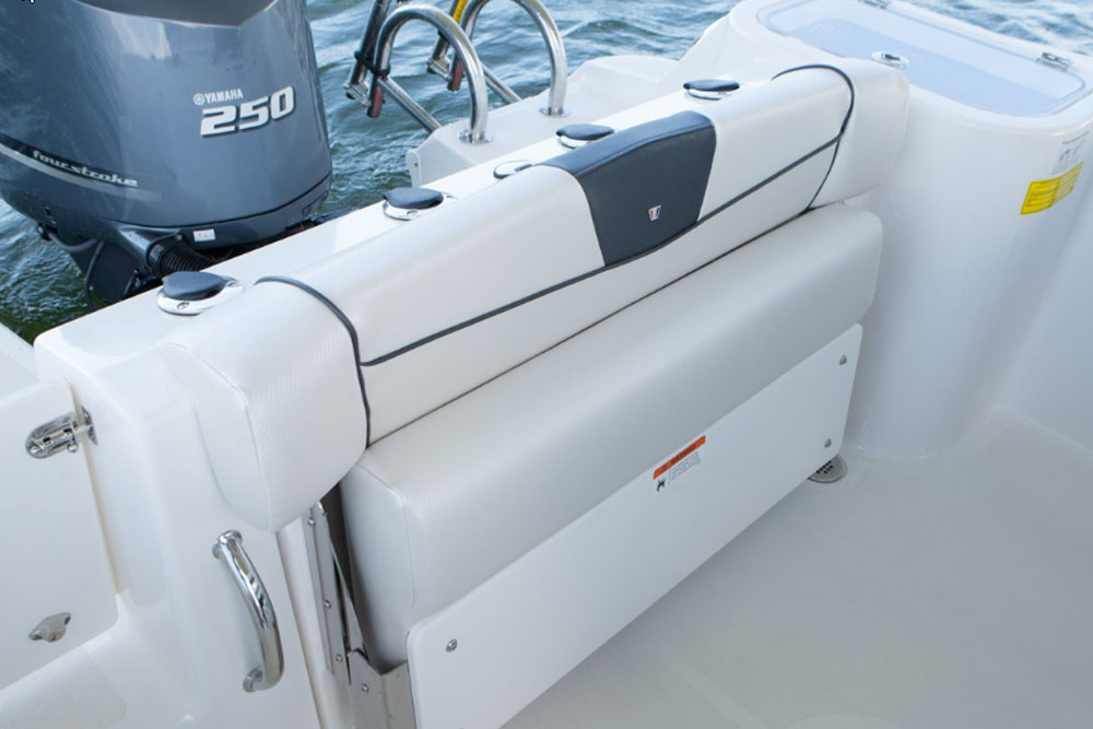 Everywhere you look on the 222 Fisherman, your eyes are greeted with beefy stainless-steel instead of the cheaper parts seen on many boats.