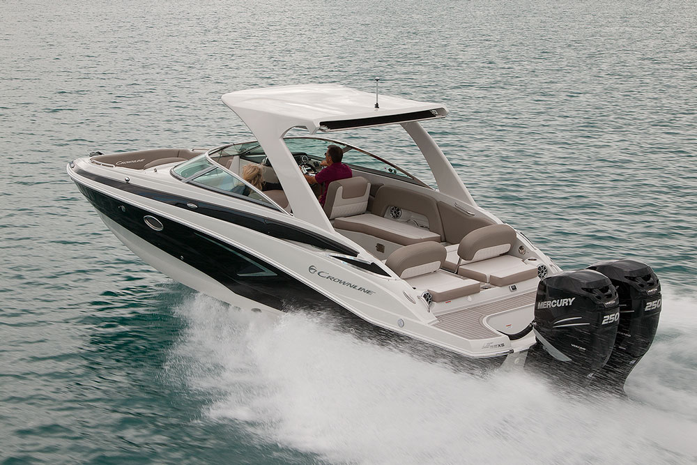 A pair of twin Mercury Verado 250 HP outboards gives the E-29 XS plenty of pep.