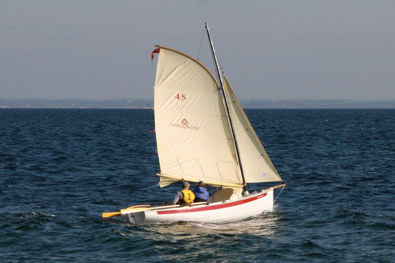 Le NorseBoat est unique en son genre et peut être navigué ou ramé.