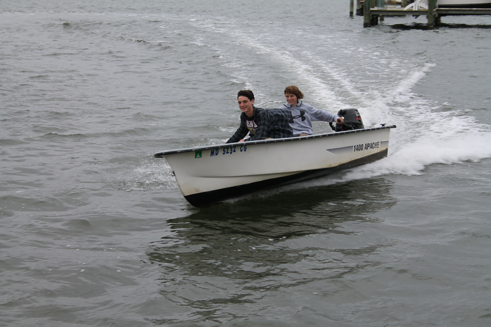 boating-tips-how-to-use-a-tiller-steer-outboard-boats