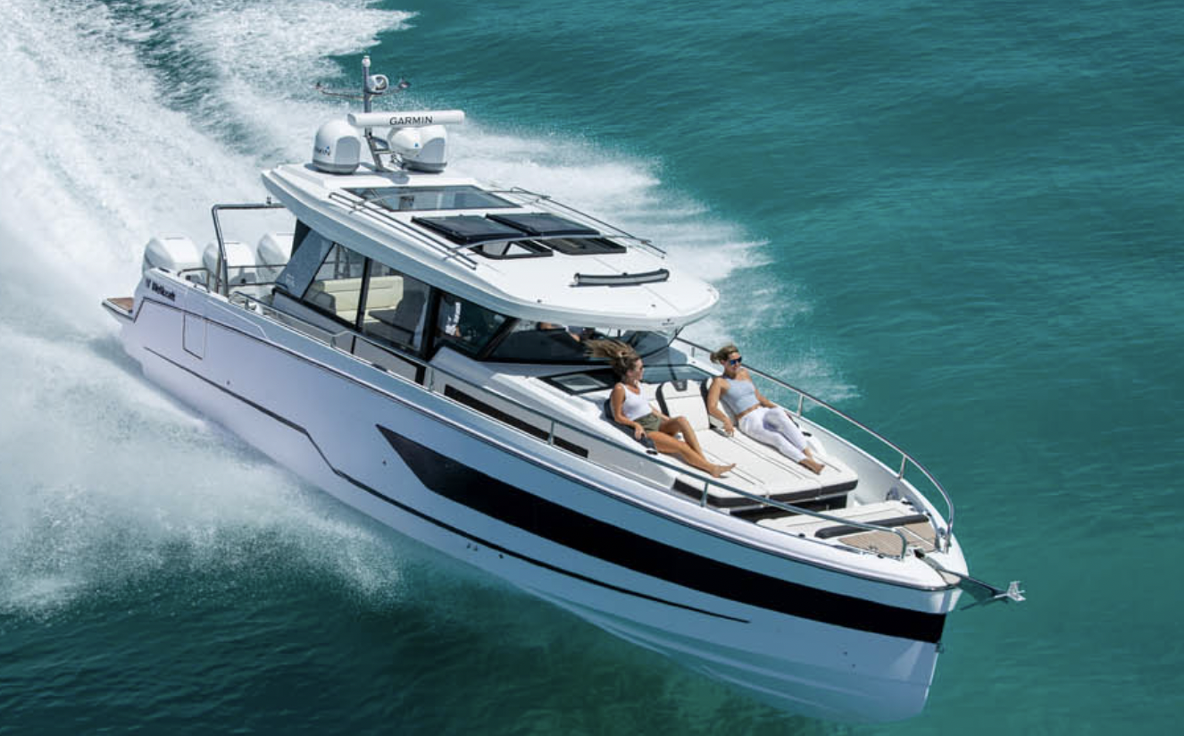 2023 Wellcraft 355 Review: A Vessel of Versatility