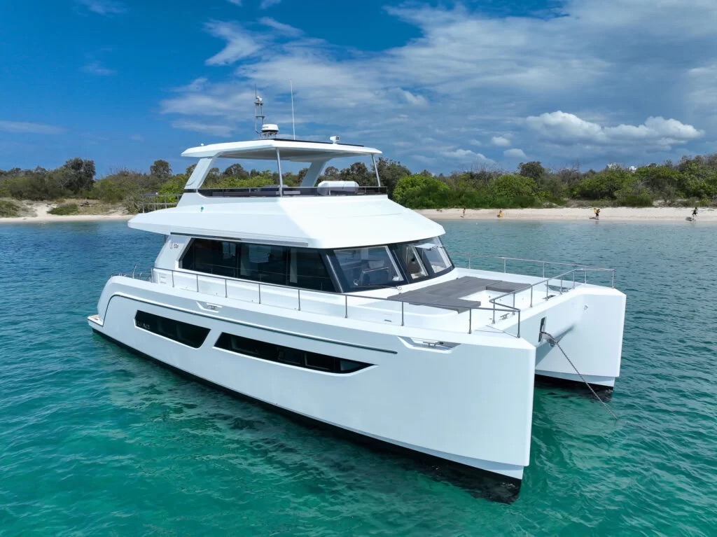 2025 Iliad 53 Fly Power Cat Review