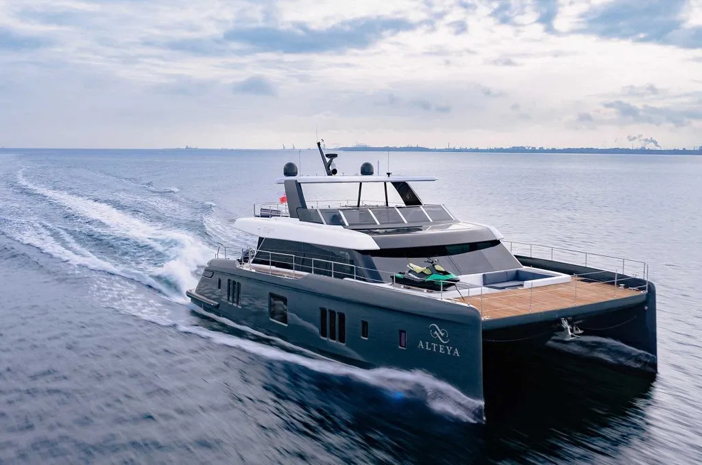 Sunreef 70 Power: Modern Luxury x Eco thumbnail