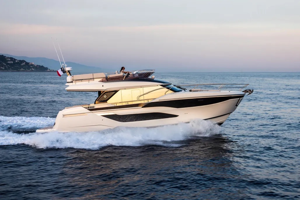 Prestige F4 Review: Luxury Cruising Under 50ft thumbnail