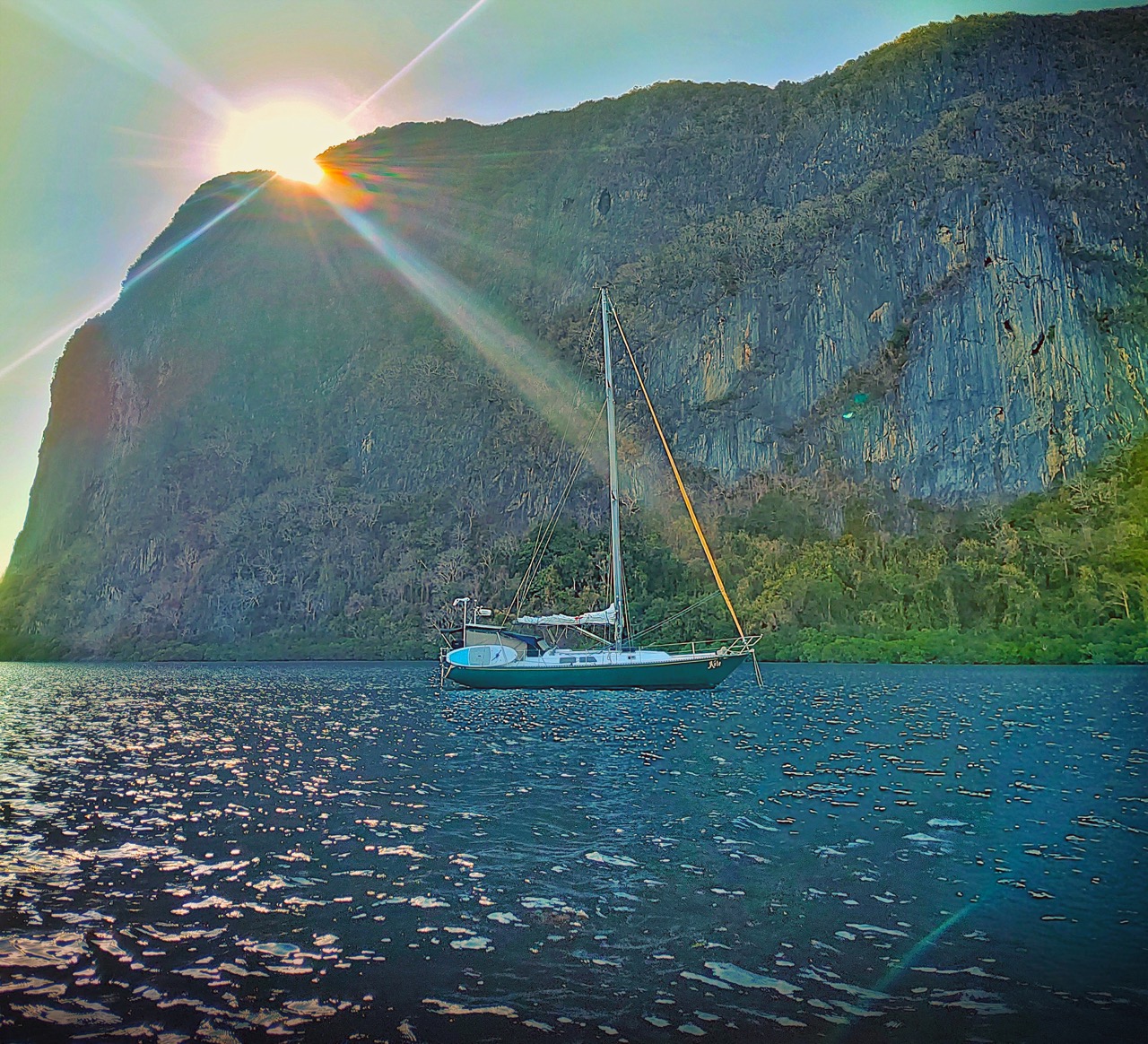 Life On The Hook: 5 Tips For Comfortable and Safe Living On Anchor thumbnail