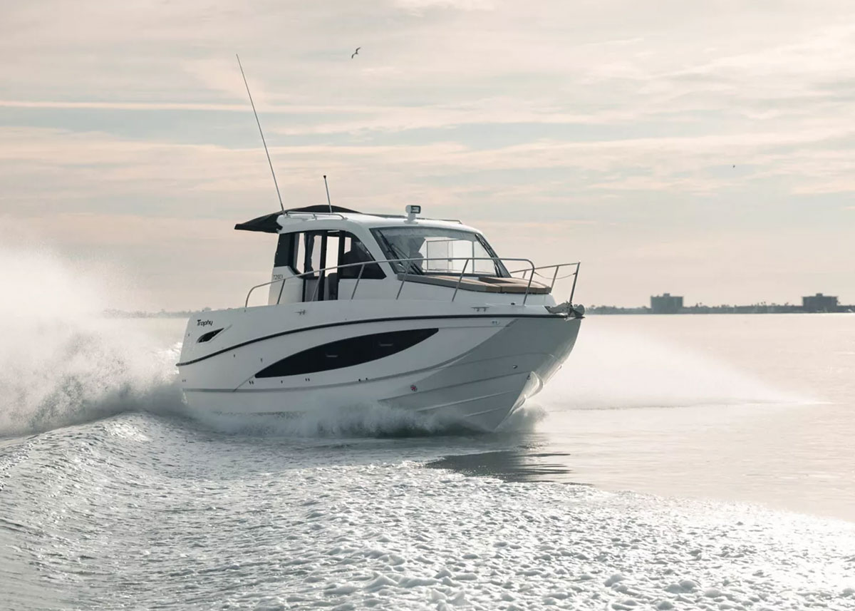 Bayliner T29 Explorer: SUV of the Sea