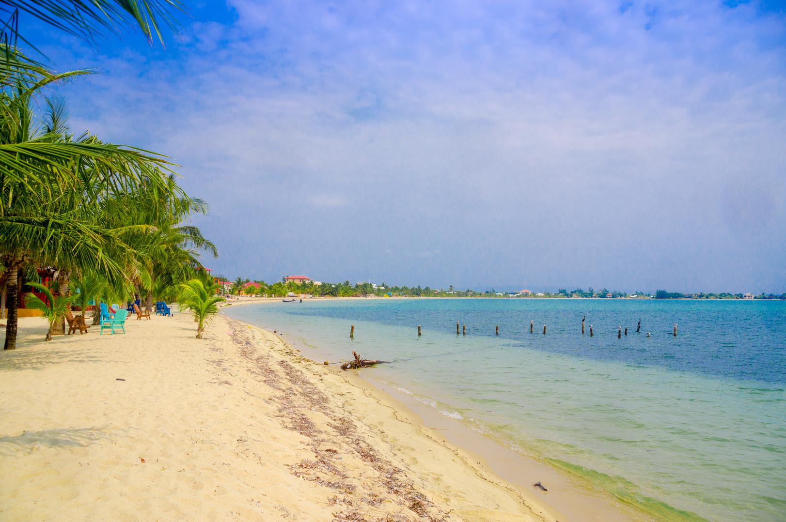 Holiday Charter Bliss: Escape The Crowds In Belize thumbnail