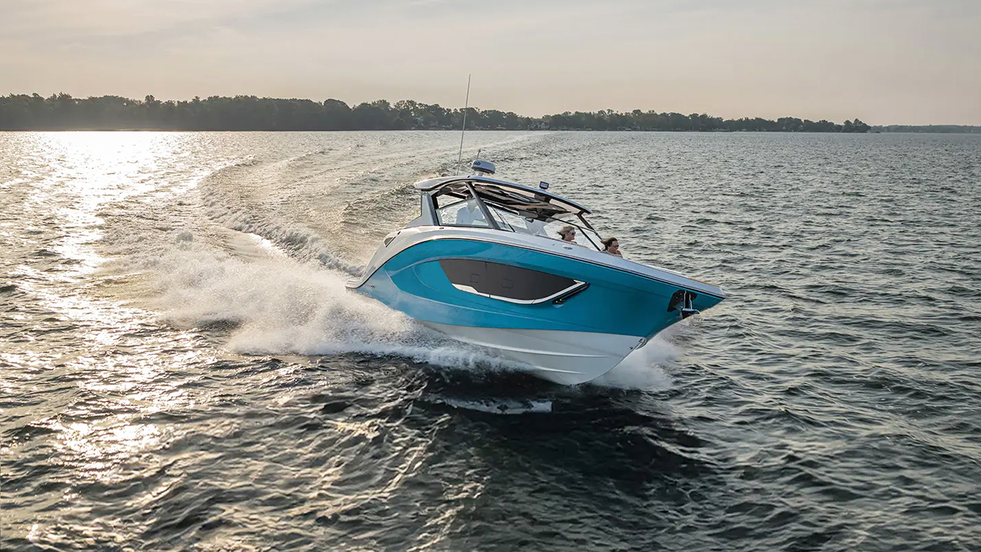 2025 Hurricane SunDeck 3200 Review: New Flagship Cruiser! thumbnail