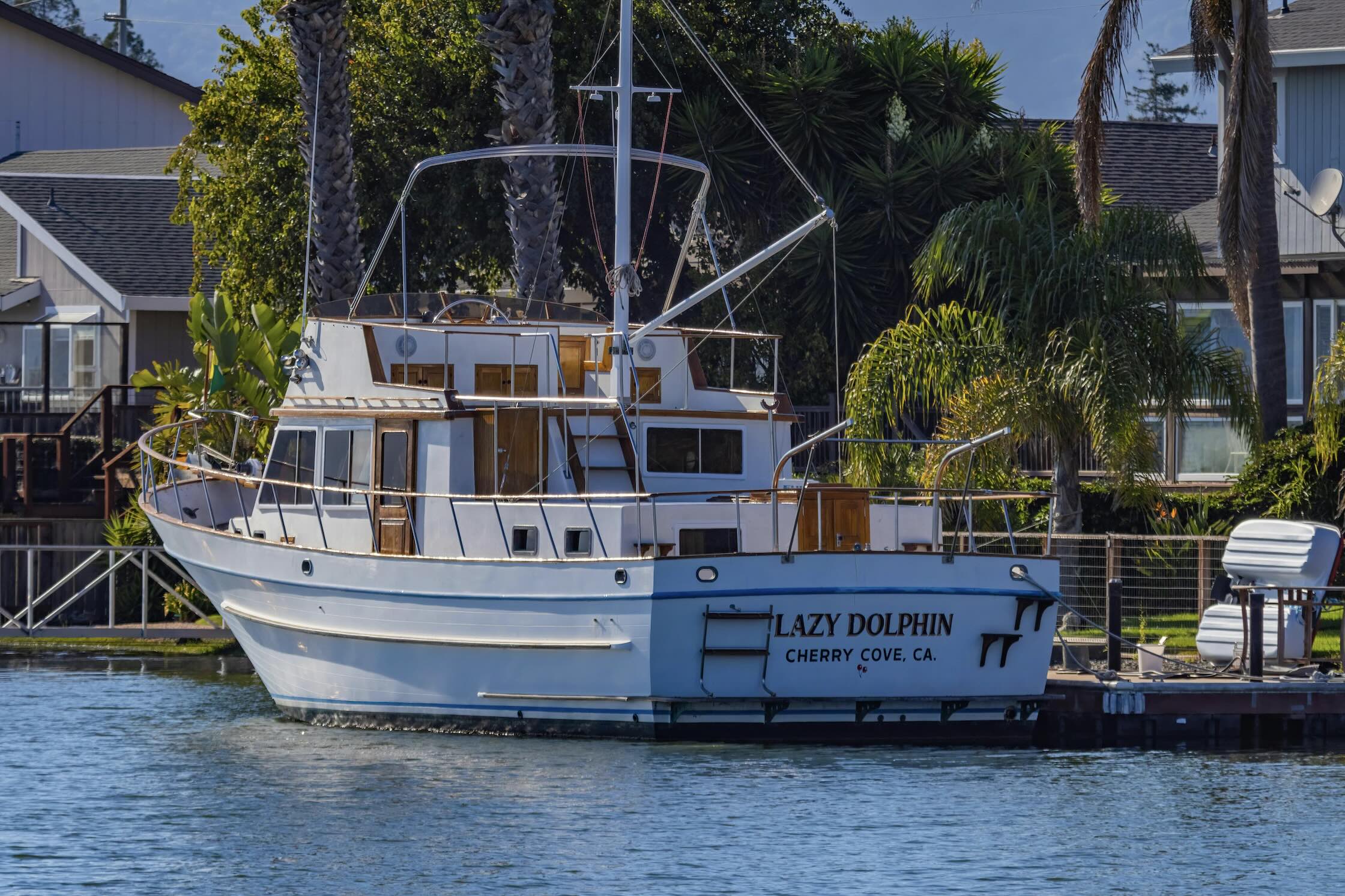 How to Name Your Boat: Tips and Ideas for Naming Your New Boat thumbnail