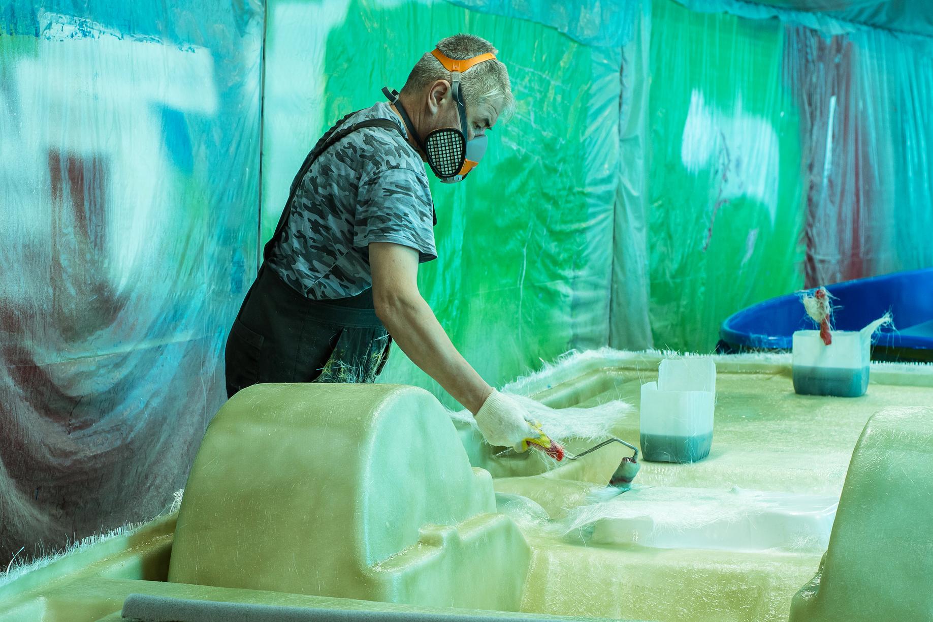 Resin Materials in Fiberglass Boat Construction